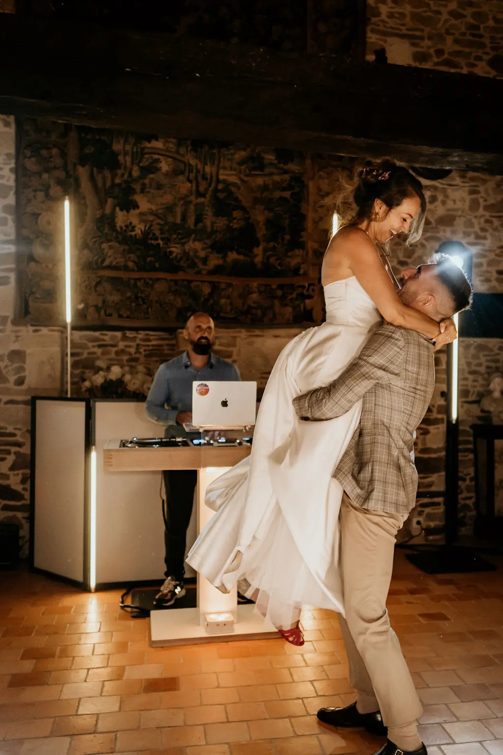 Ambiance de mariage animée par Sébastien Rythmx, DJ en Haute-Savoie