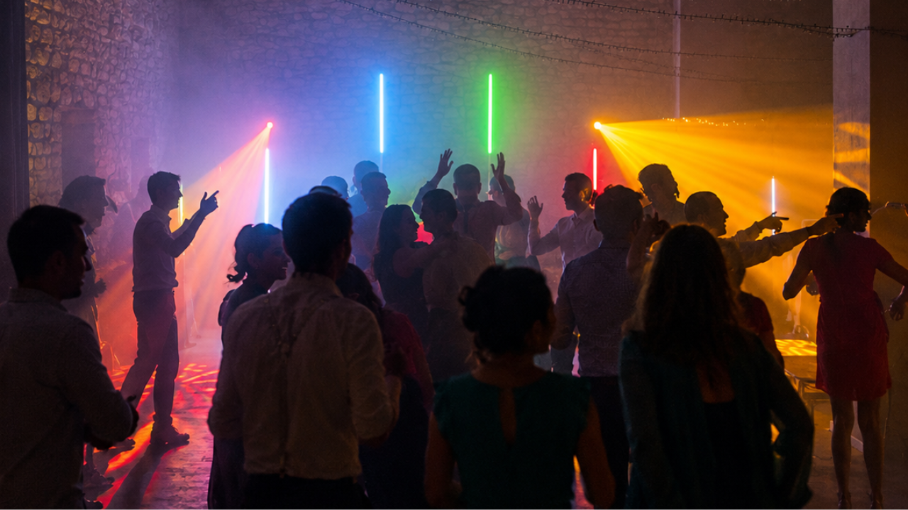 Ambiance de soirée animée par Sébastien Rythmx, DJ événementiel
