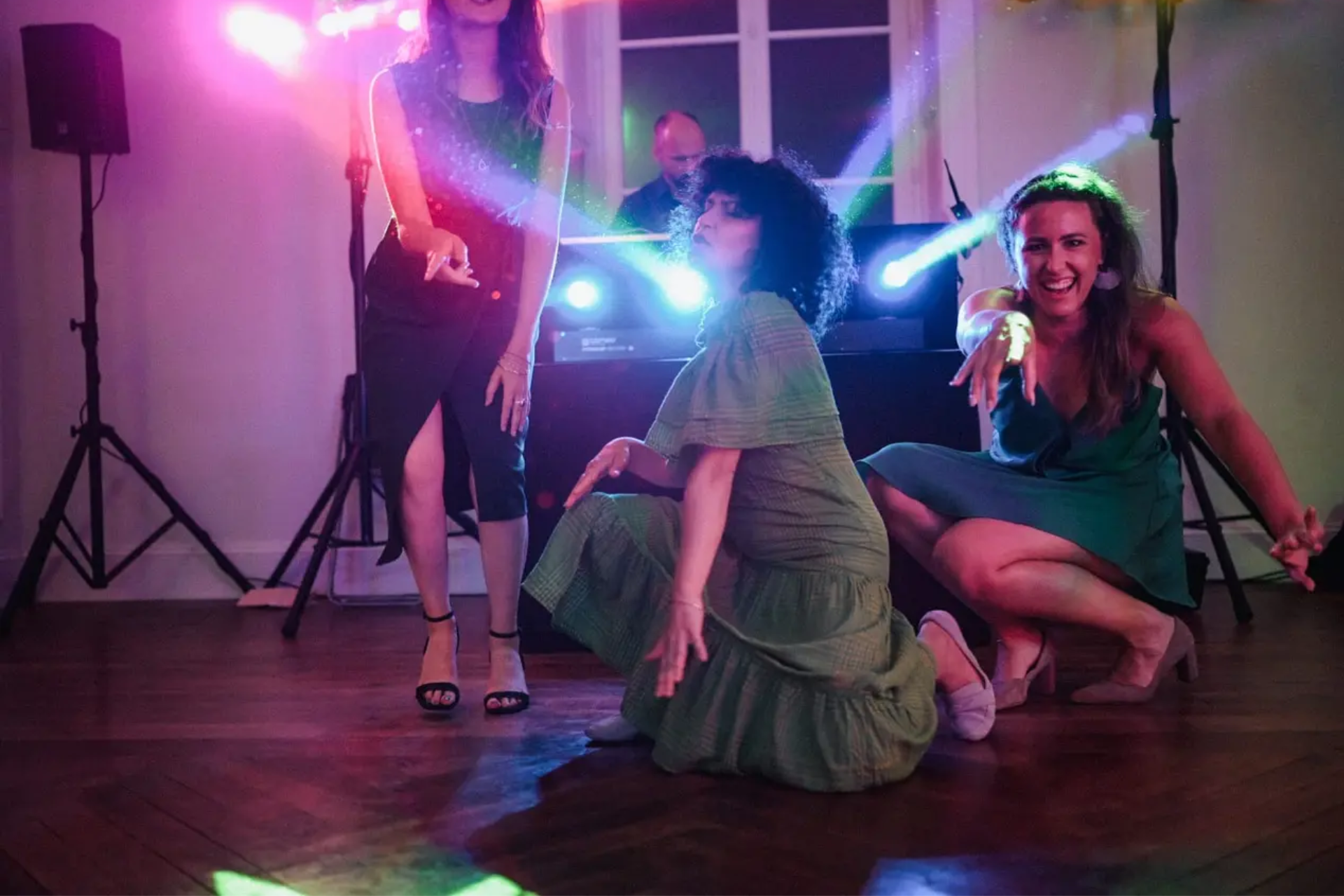 Moment de fête animé par Sébastien Rythmx, DJ événementiel en Haute-Savoie